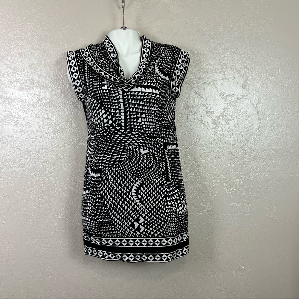 Chosse 5 Ítems For $30 BCBG maxazria women short sleeve black‎ white dress XS